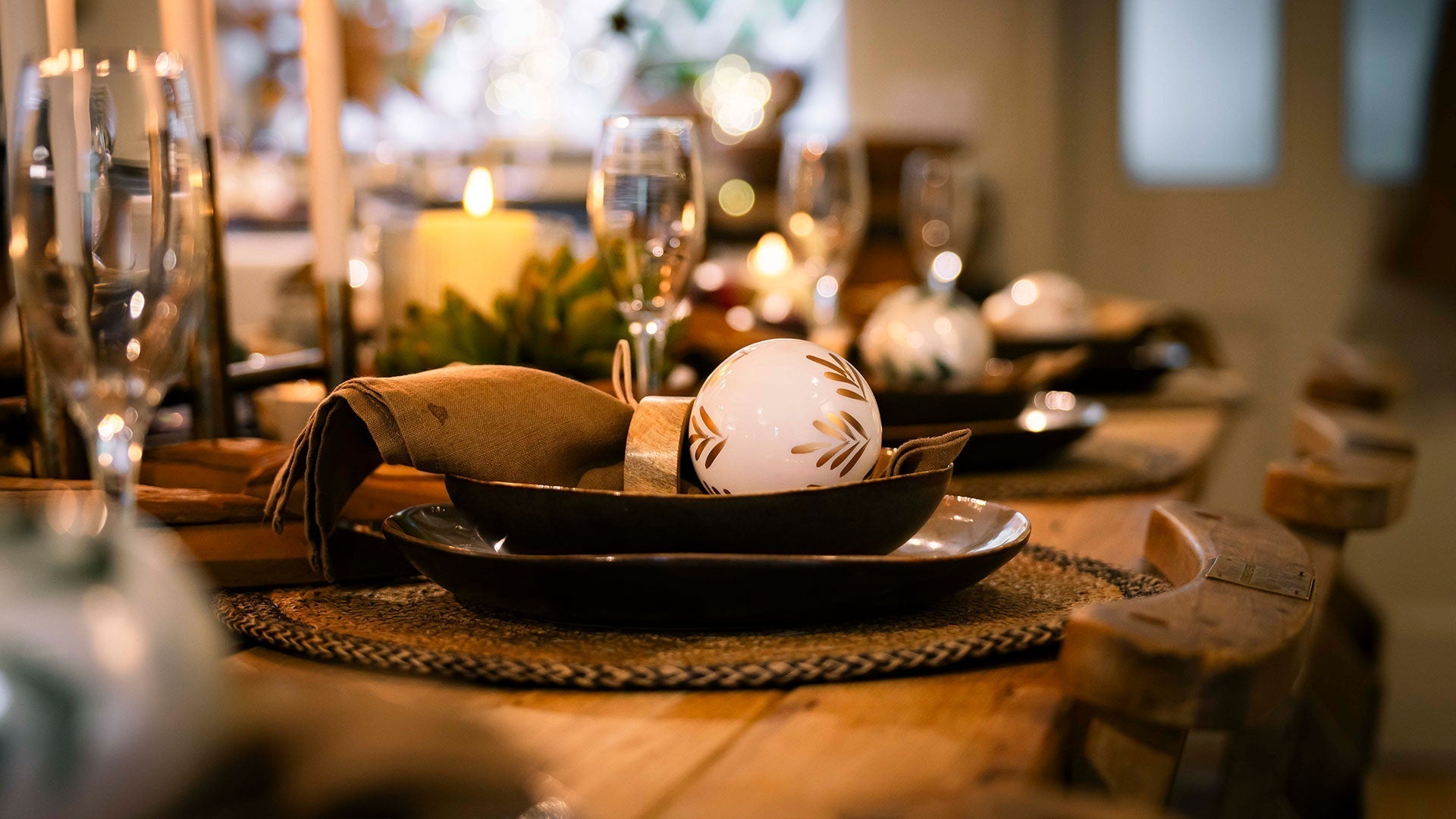 Embracing Slow Living at Christmas: Nature-Inspired Table Decor