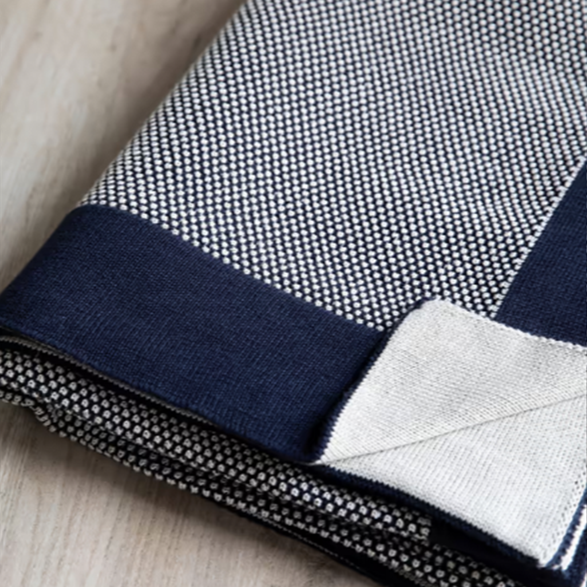 Framlingham Throw | Ink