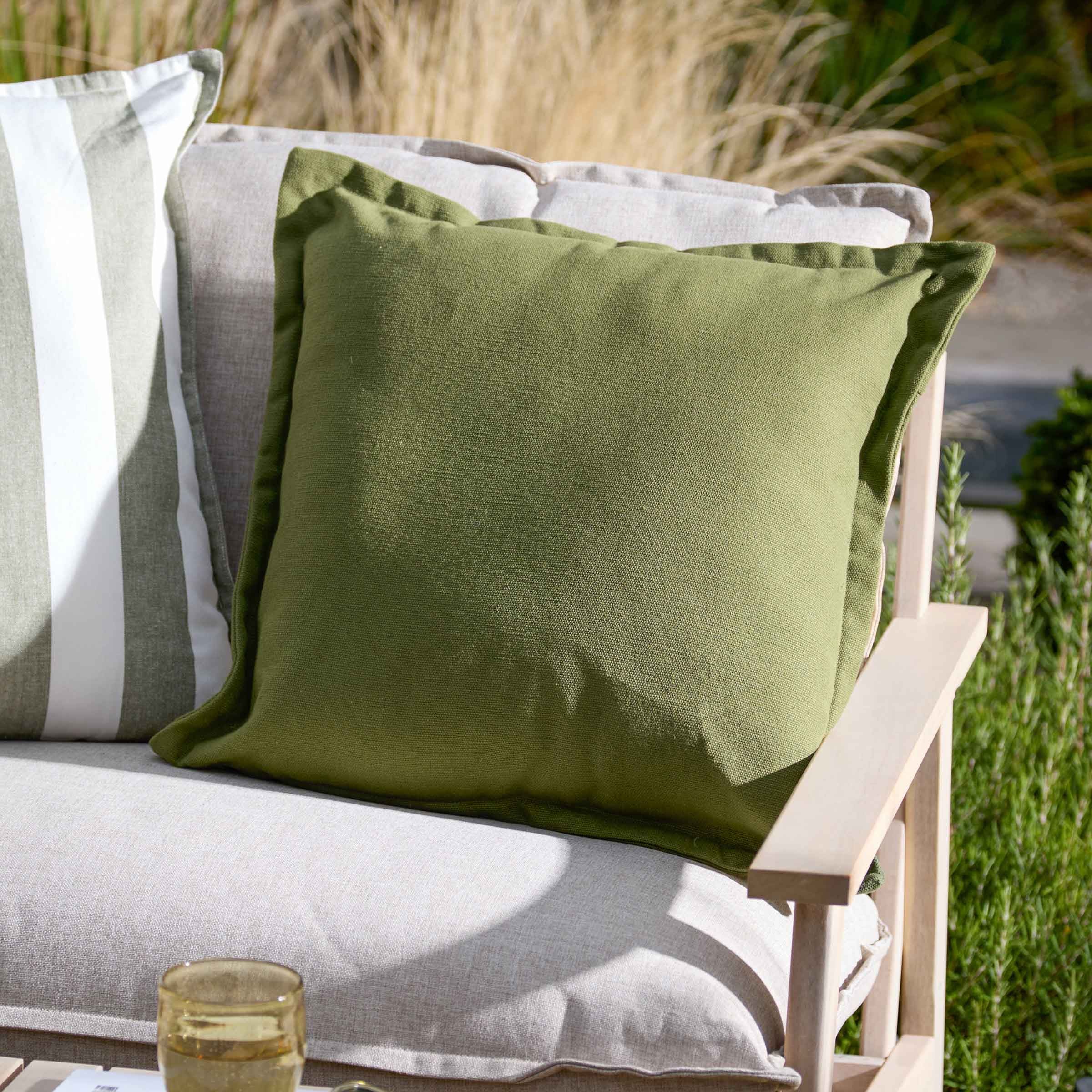 Holmfirth Outdoor Cushion I Eucalyptus