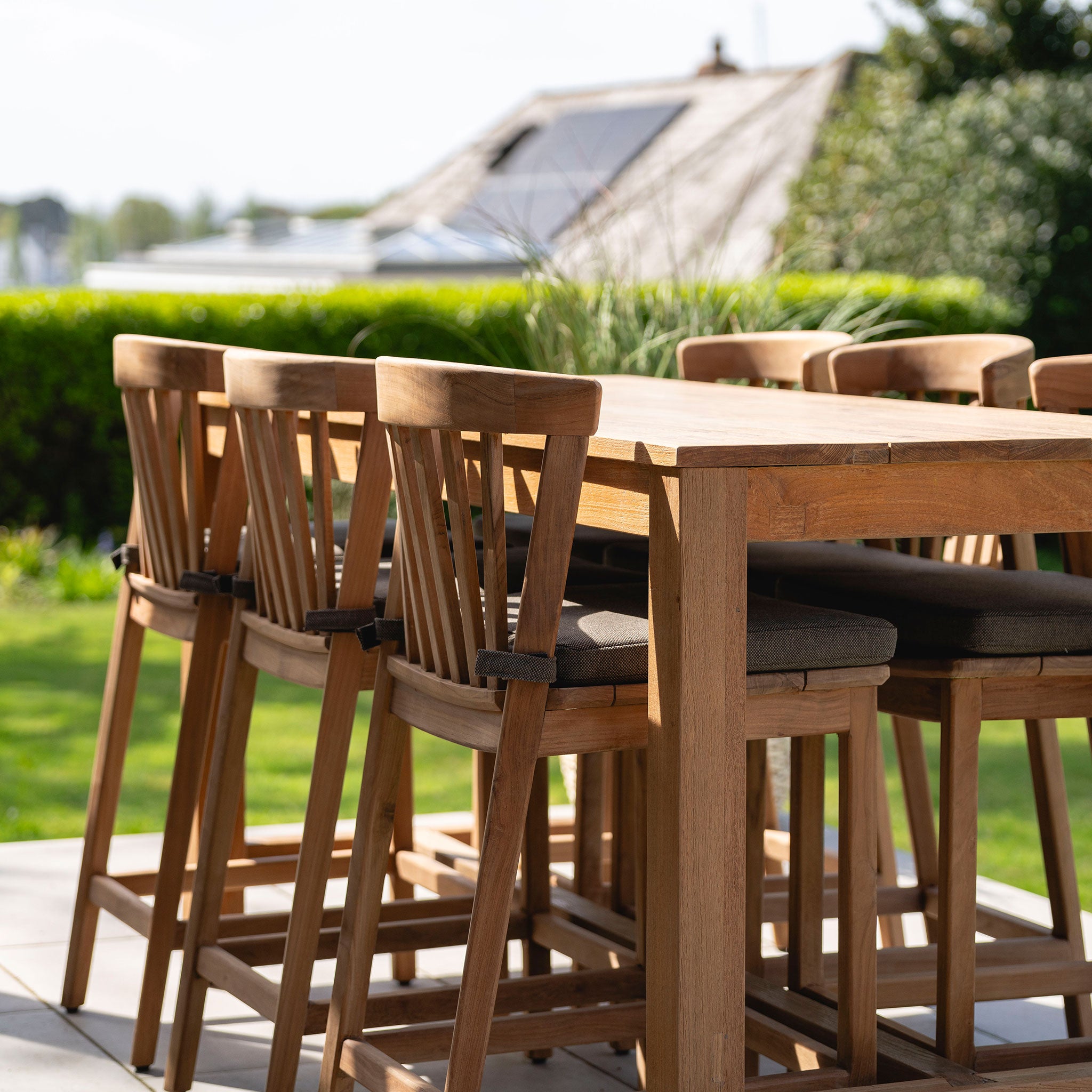 Lombok Bar Table