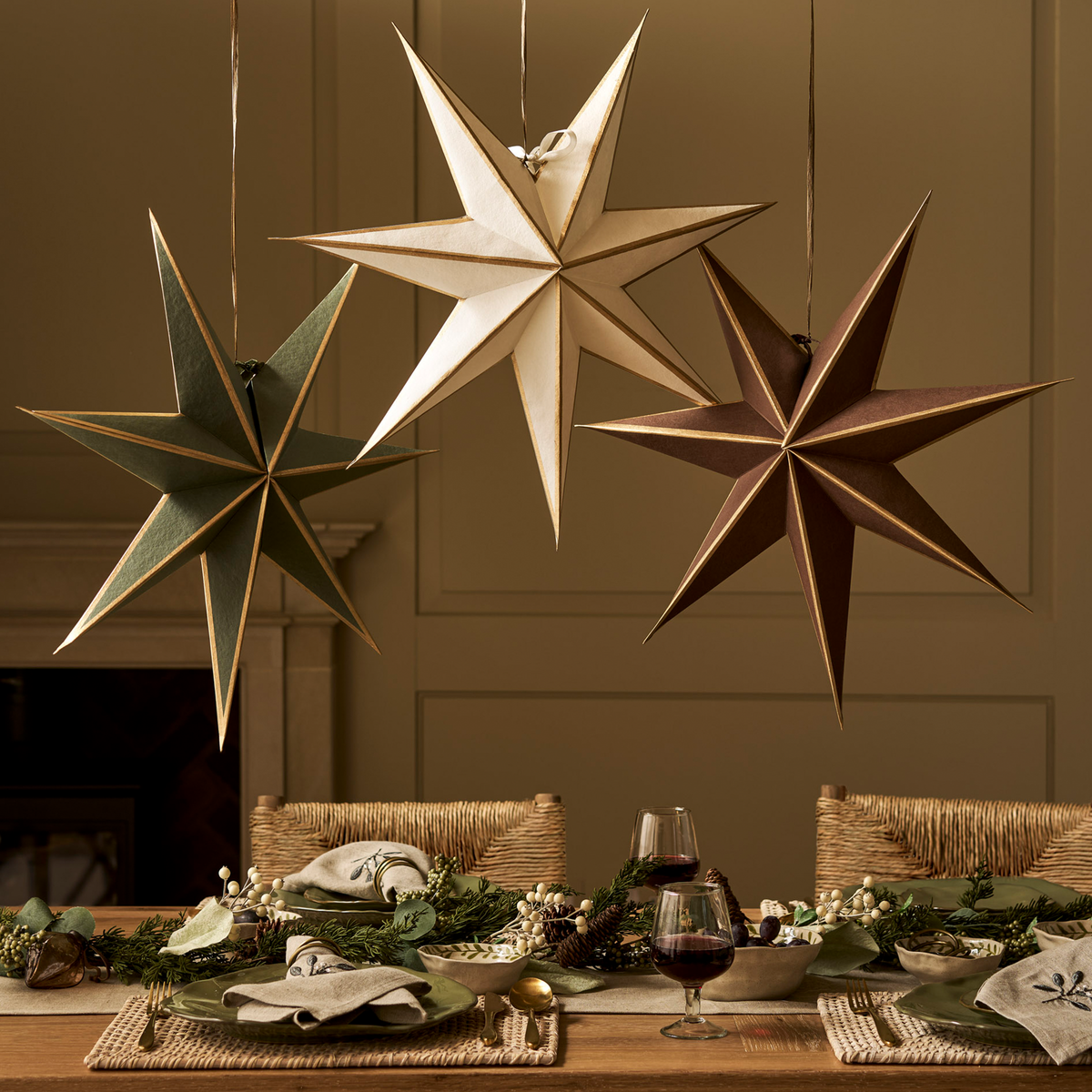 Maddox Christmas Star - Moss & Gold