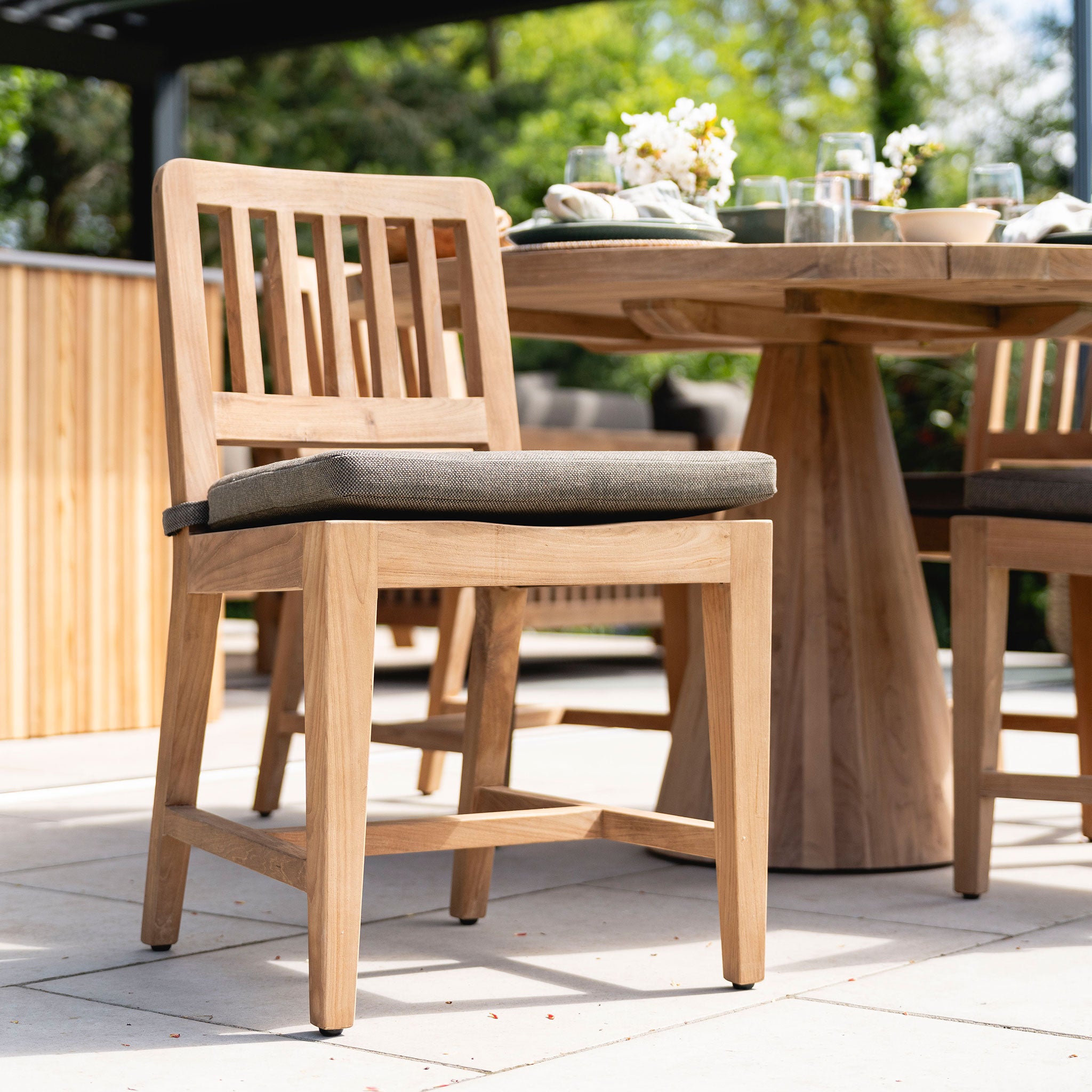 Pisang Dining Chair