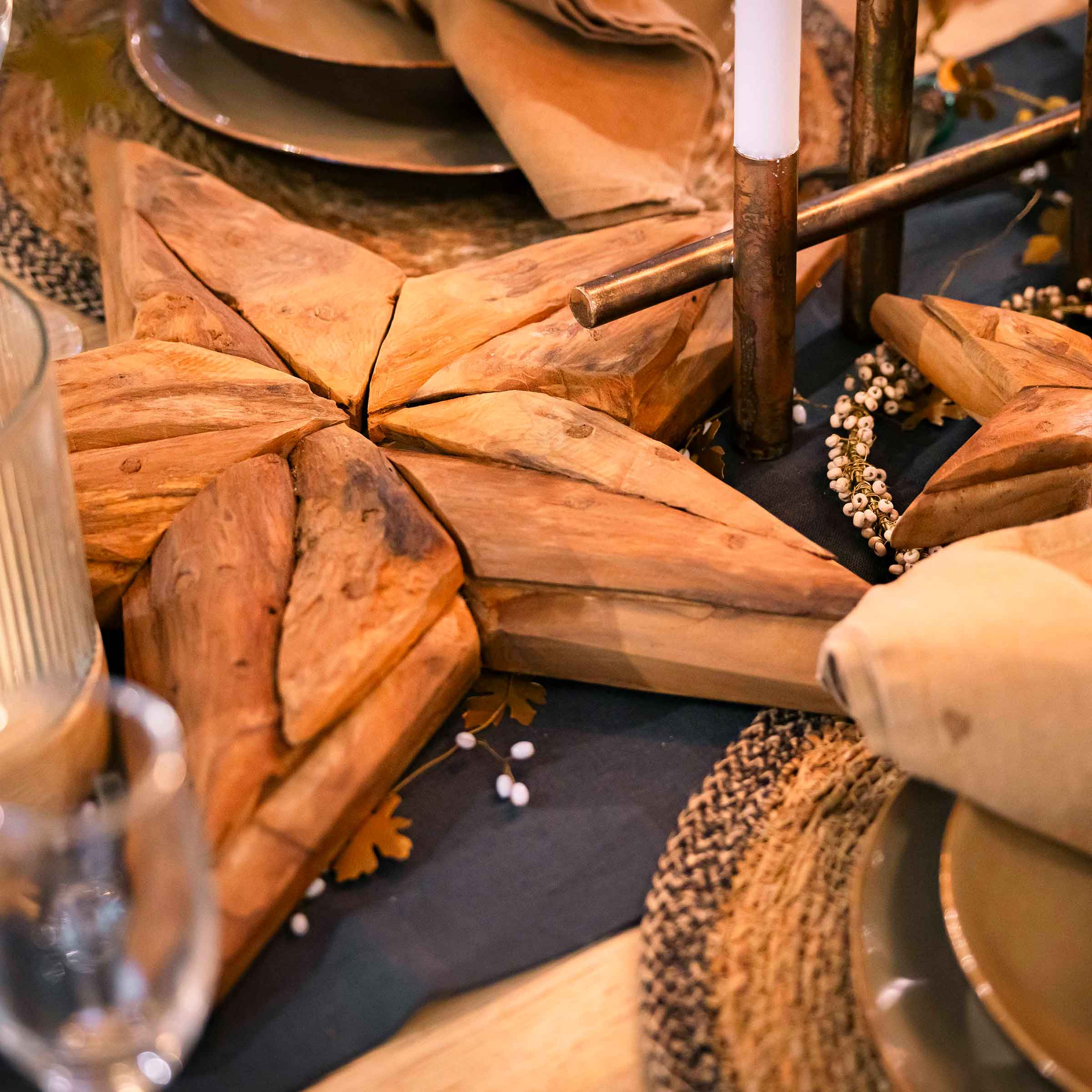 Teak Star | Wall Mount