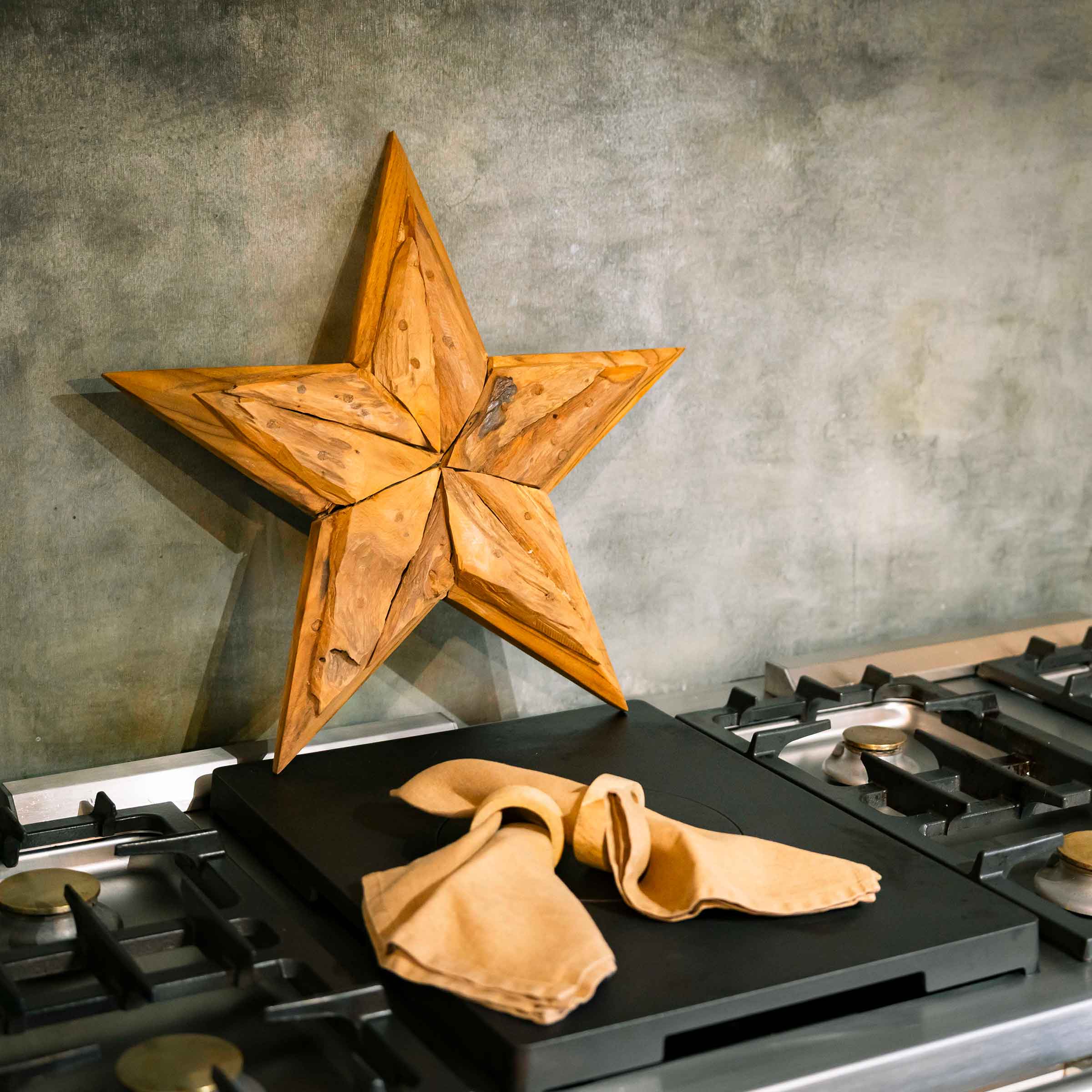 Teak Star | Wall Mount