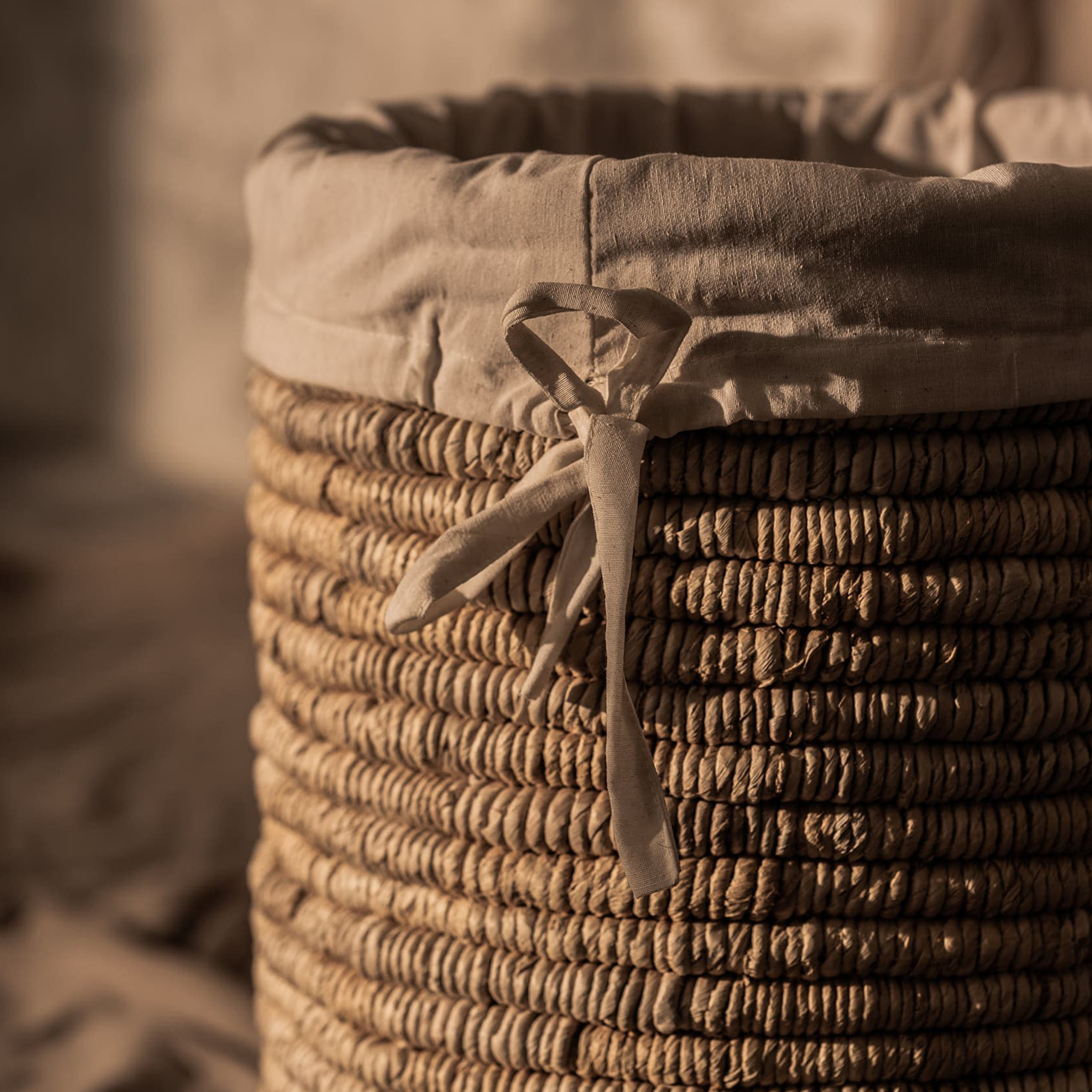 Caterpillar Ambang Laundry Basket