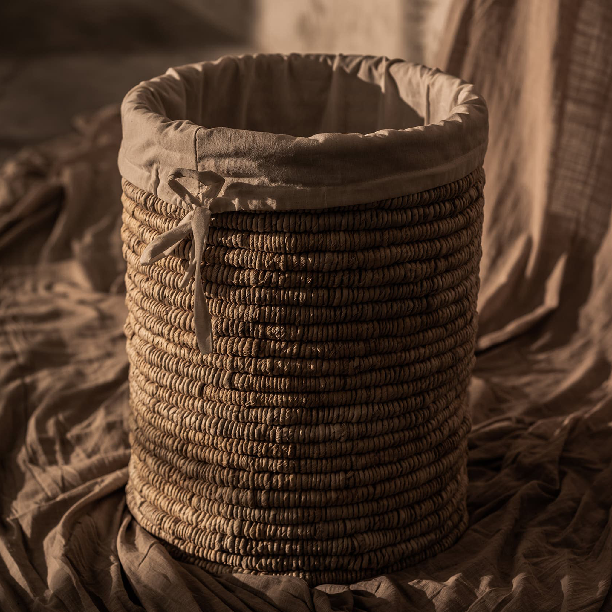 Caterpillar Ambang Laundry Basket
