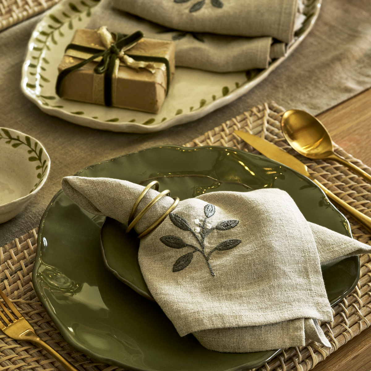 Christmas Sprig Napkins - Linen, Natural | Set of 4