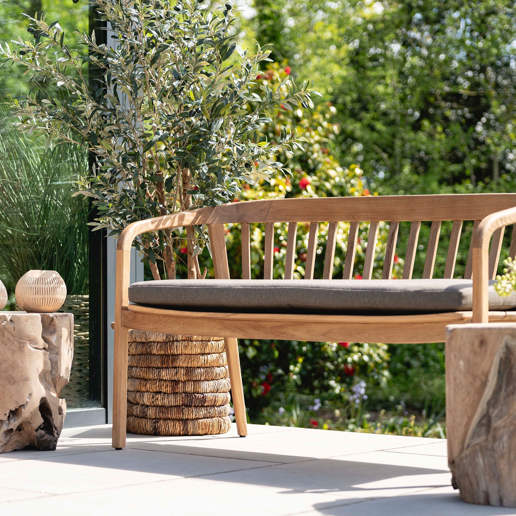 Gili Bench