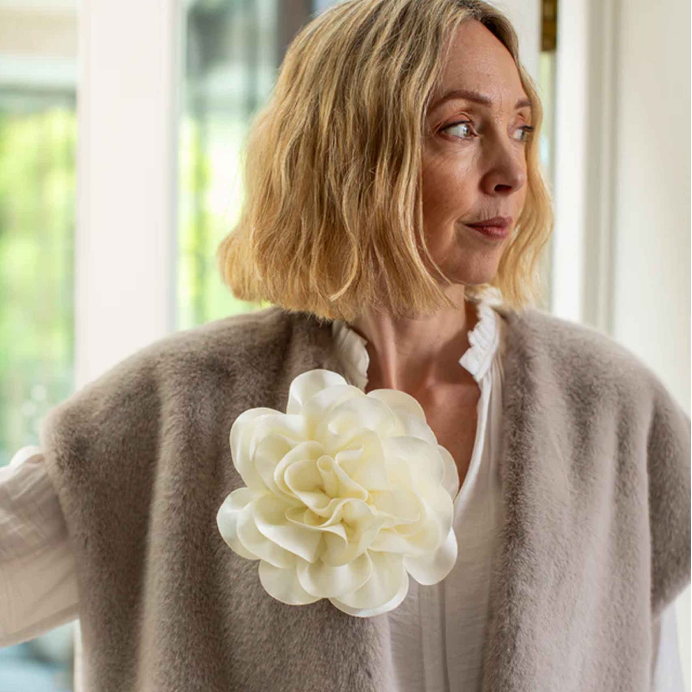 Hove Flower Brooch | Ivory