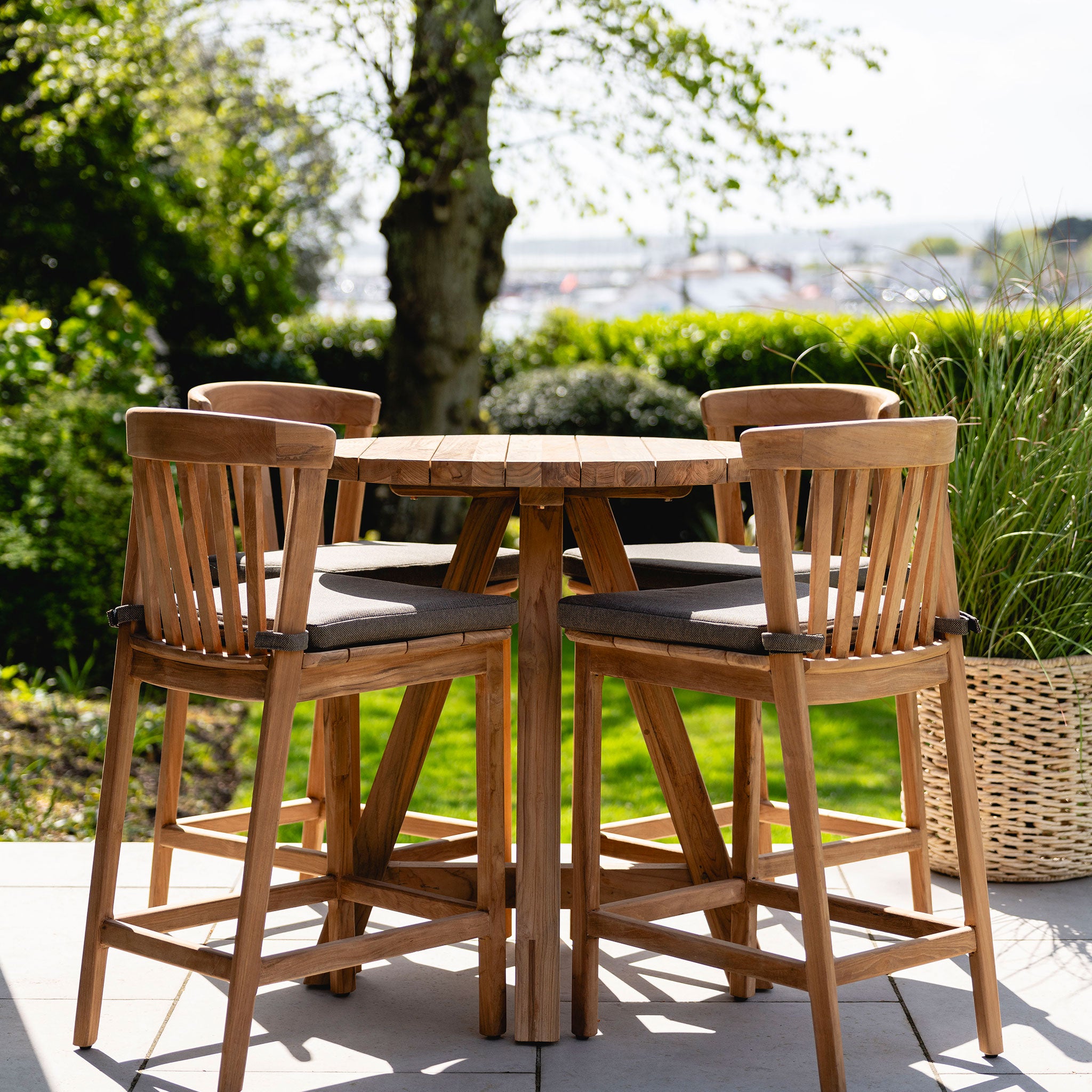 Java Round Bar Table