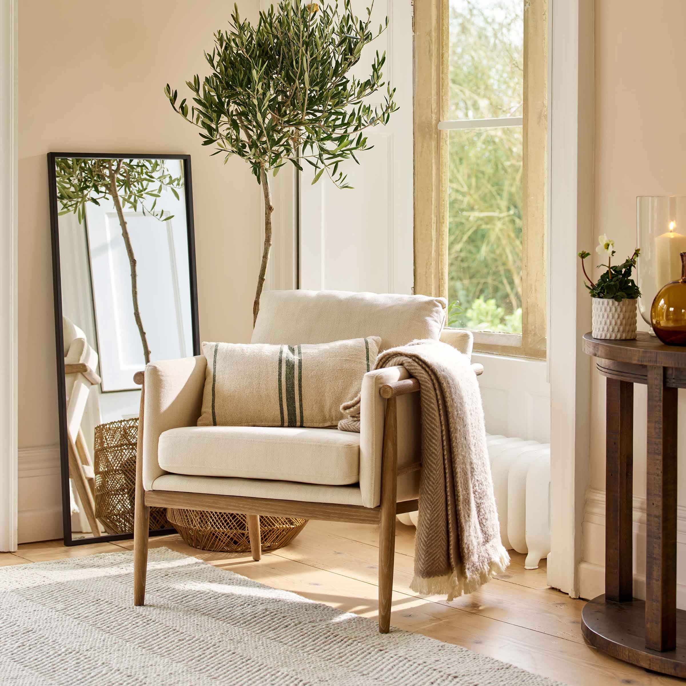 Anjar Armchair | Natural