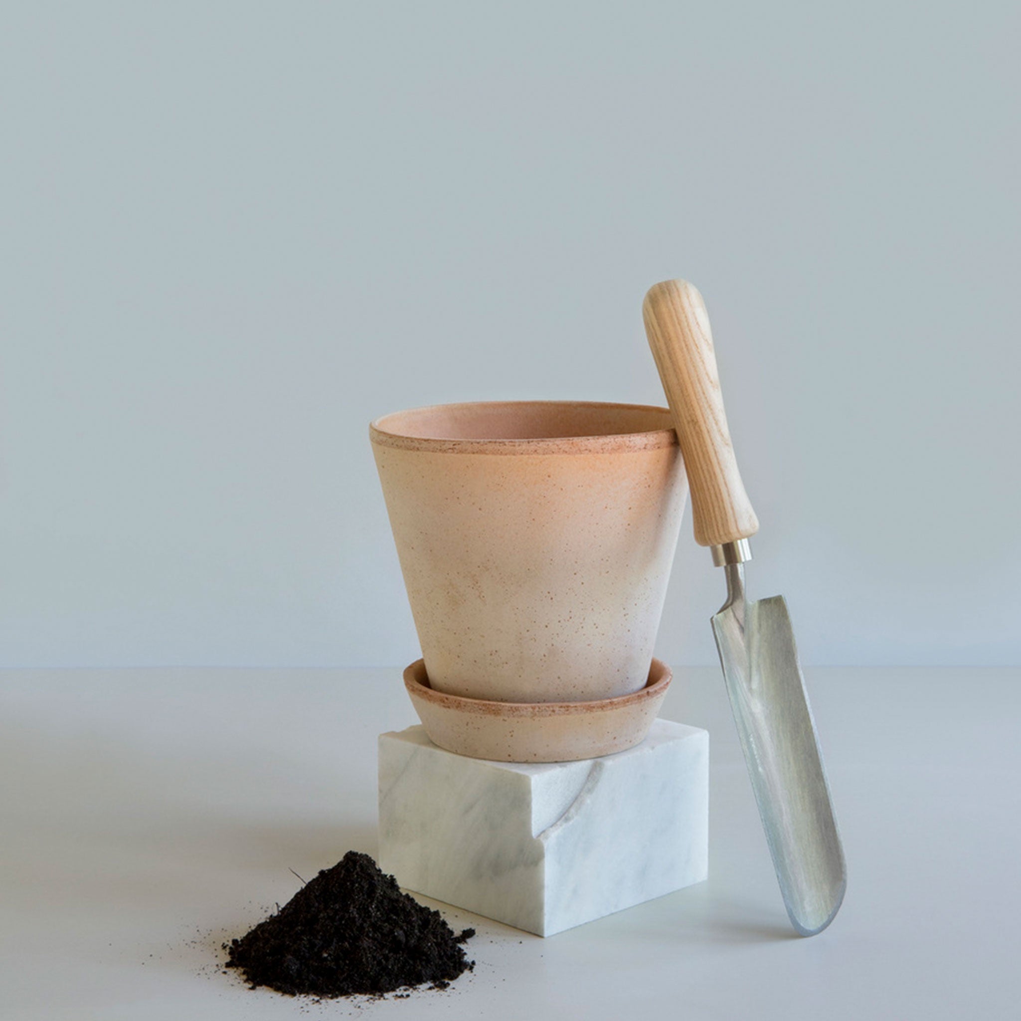 Julie Plant Pot + Saucer | Rosa