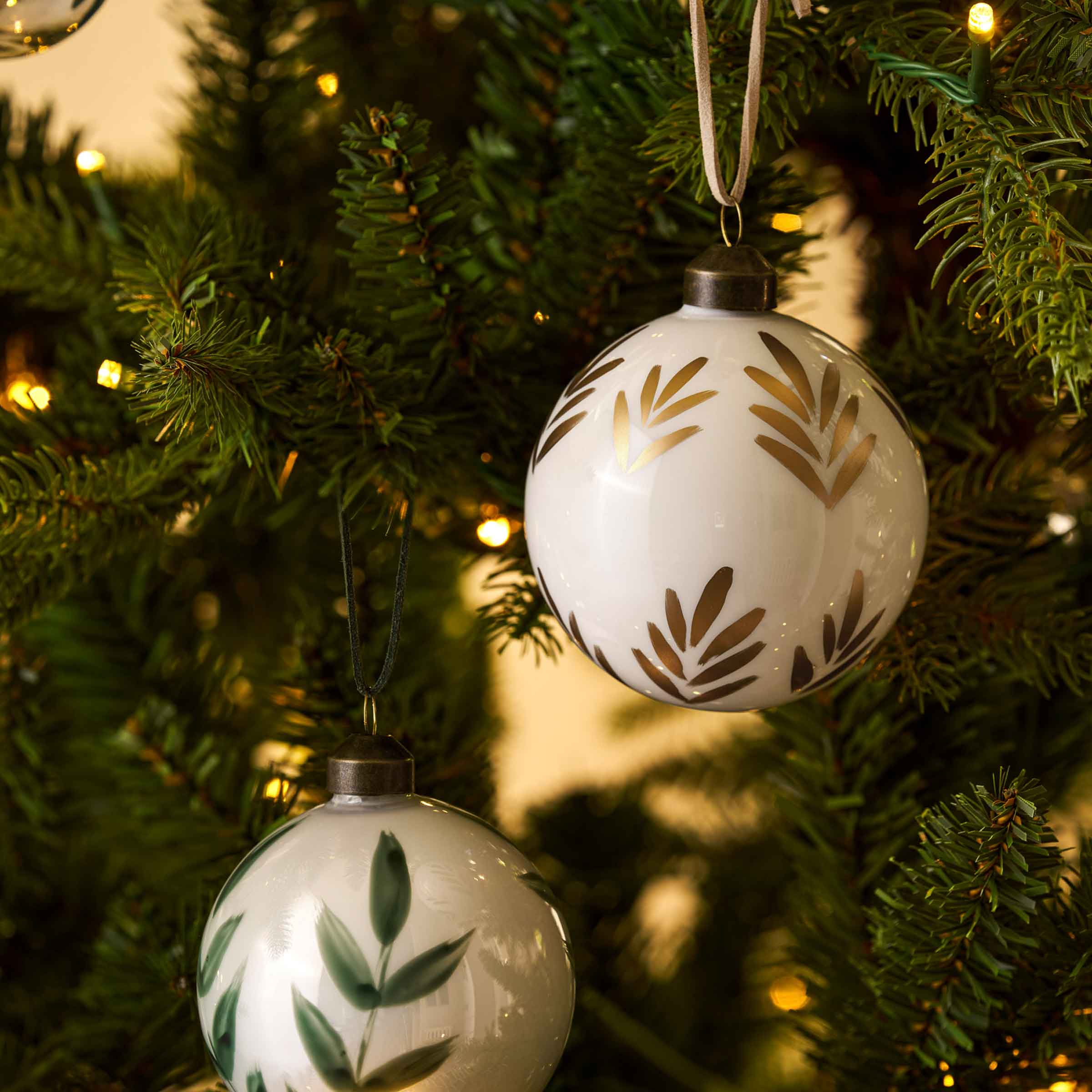 Kemble Vine Baubles – Set of 3 Gold Hand-Painted Ornaments