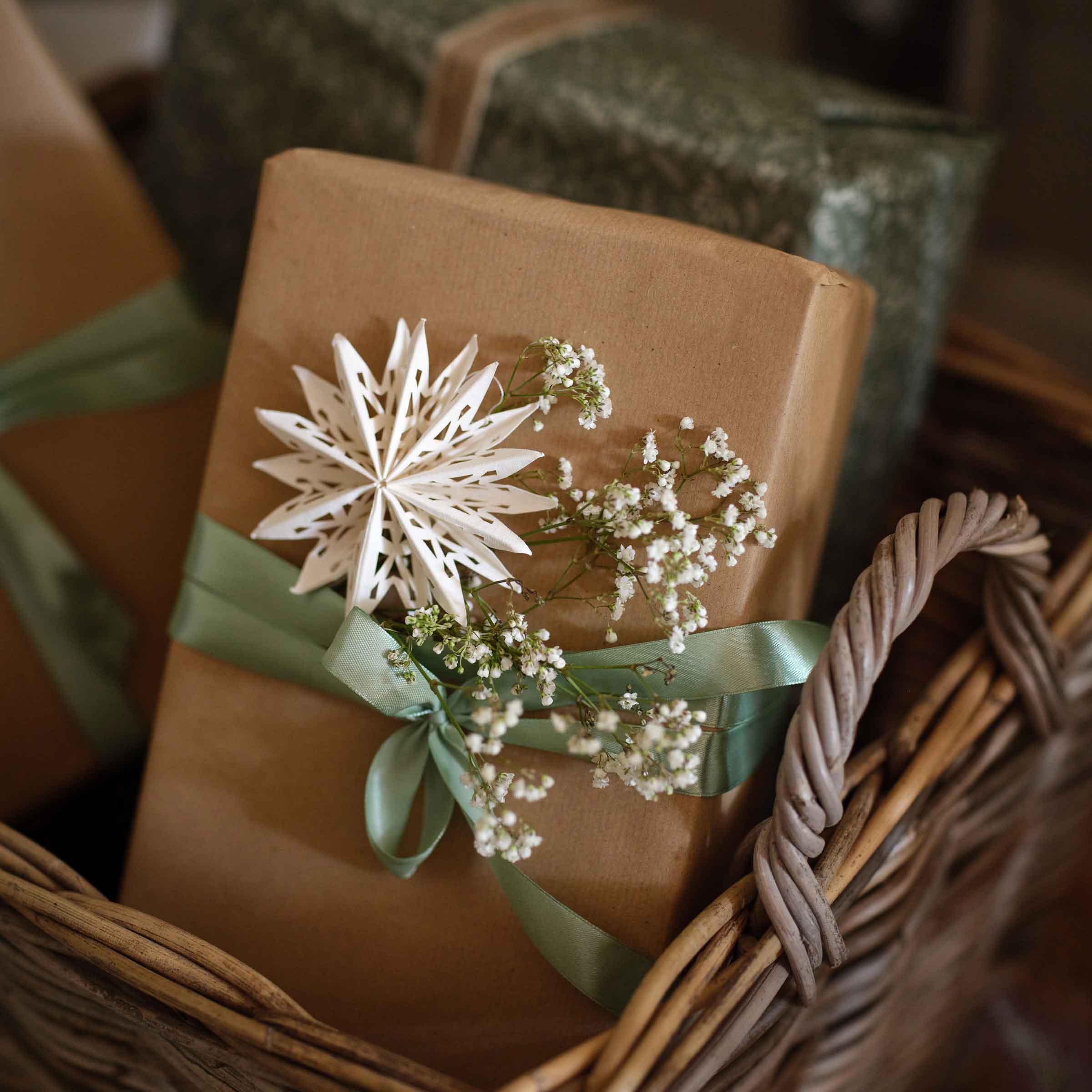 Maddox Cutout Stars – Set of 9 Warm White Paper Decorations