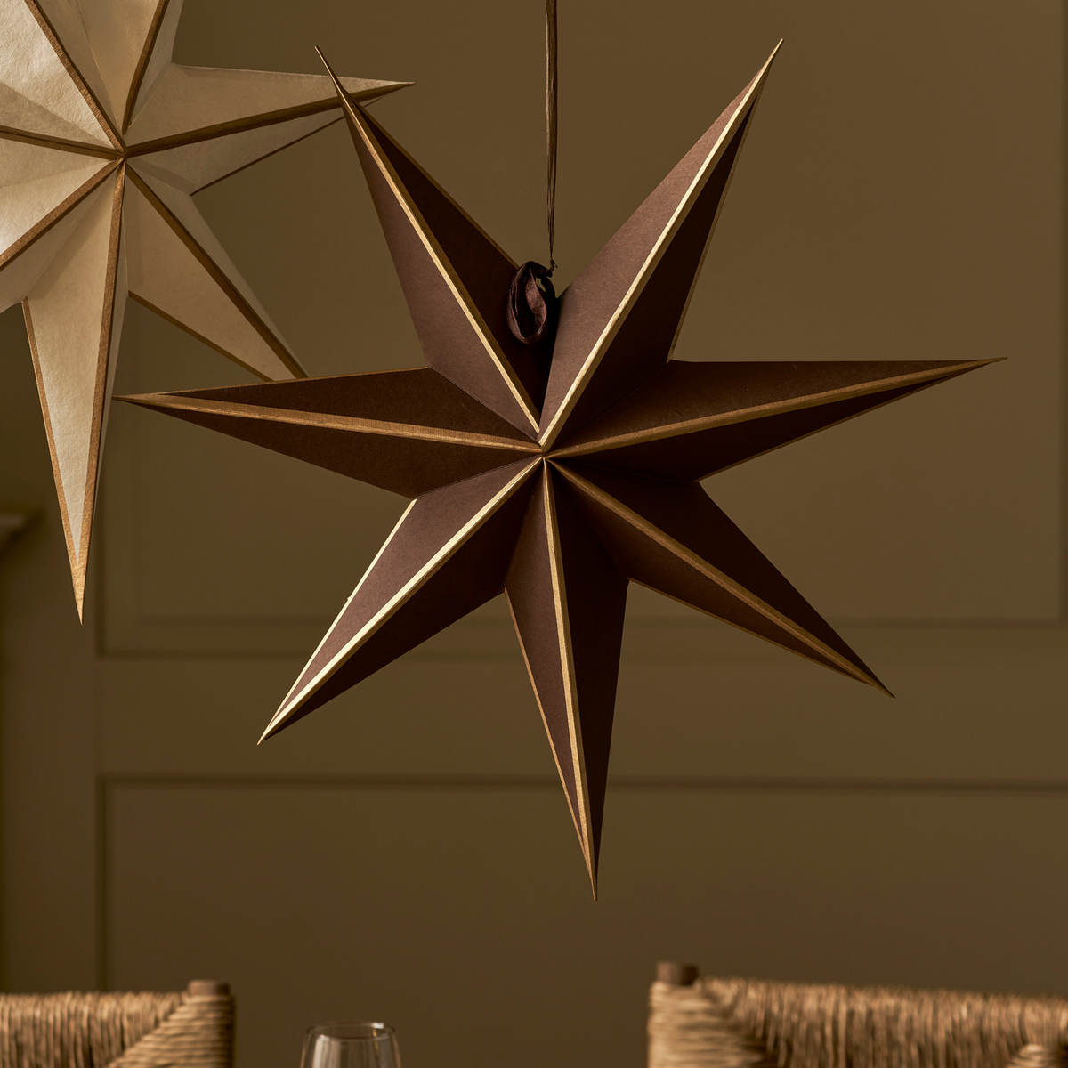 Maddox Christmas Star – Cocoa & Gold