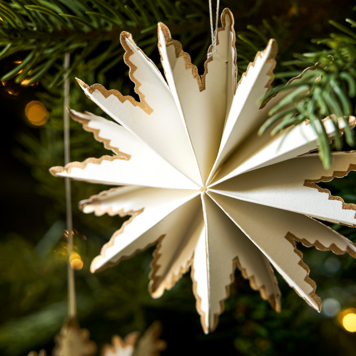 Maddox Paper Christmas Stars – Warm White & Gold, Set of 9