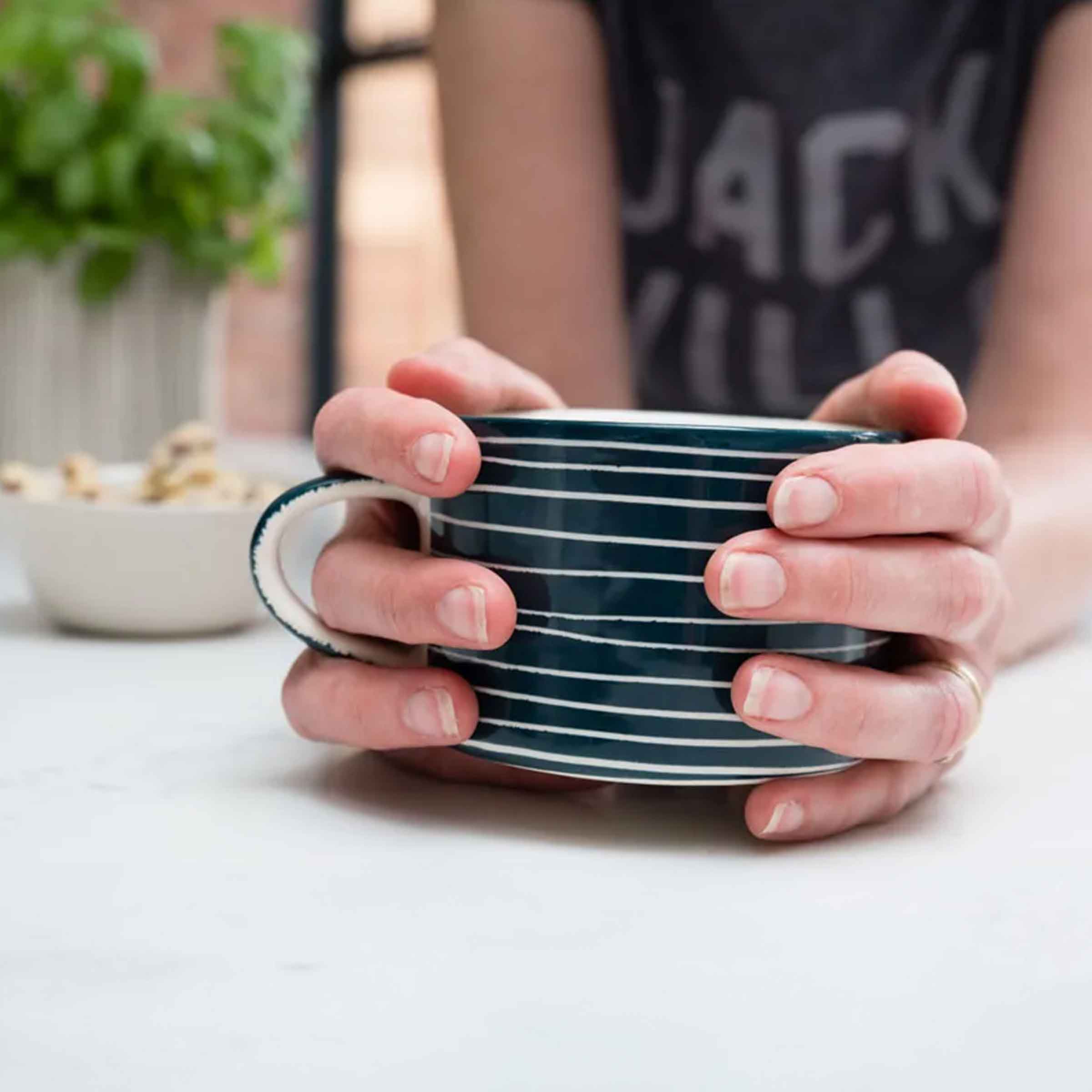 Musango Mug Sgraffito | Graphite