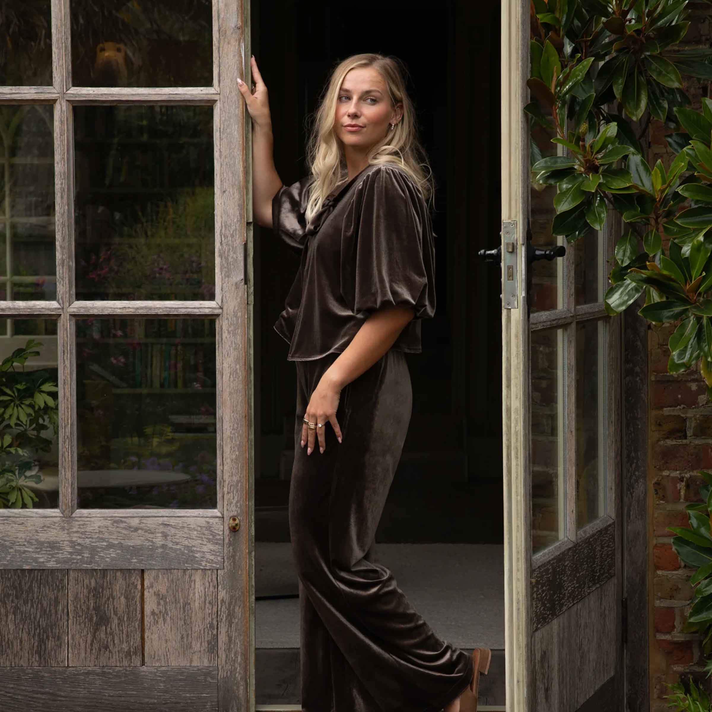 Nina Jacket | Velvet | Truffle