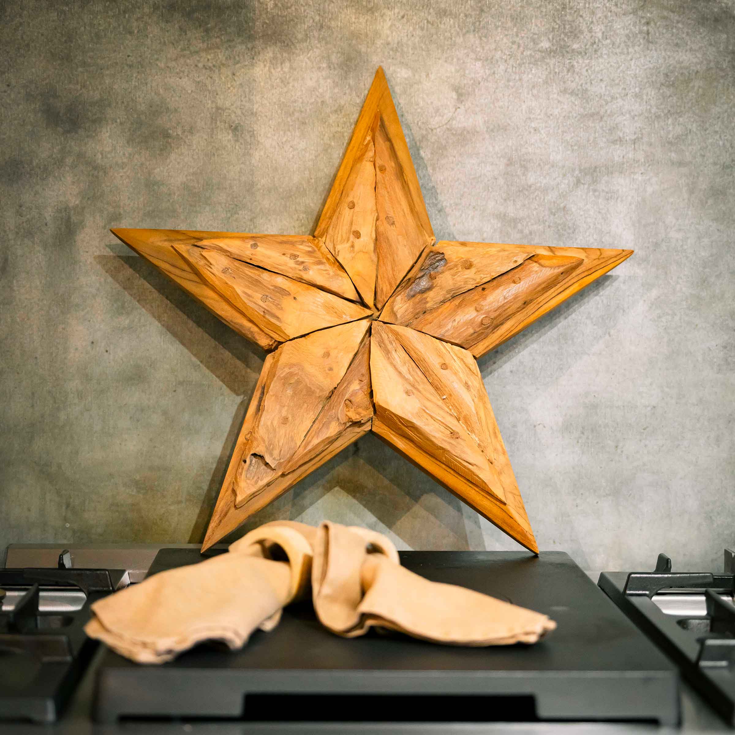Teak Star | Wall Mount