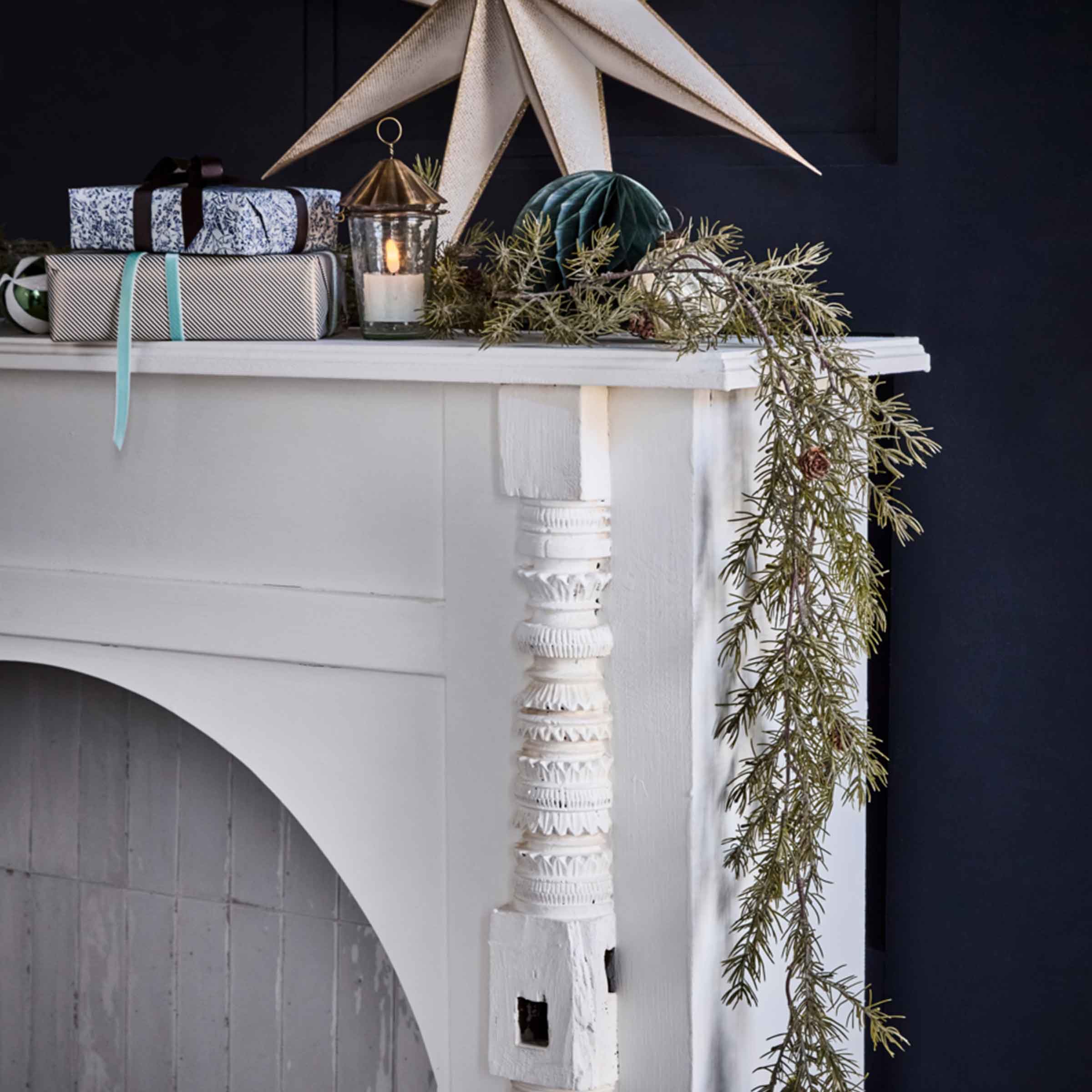 Sertum Artificial Christmas Garland with Pine Cones
