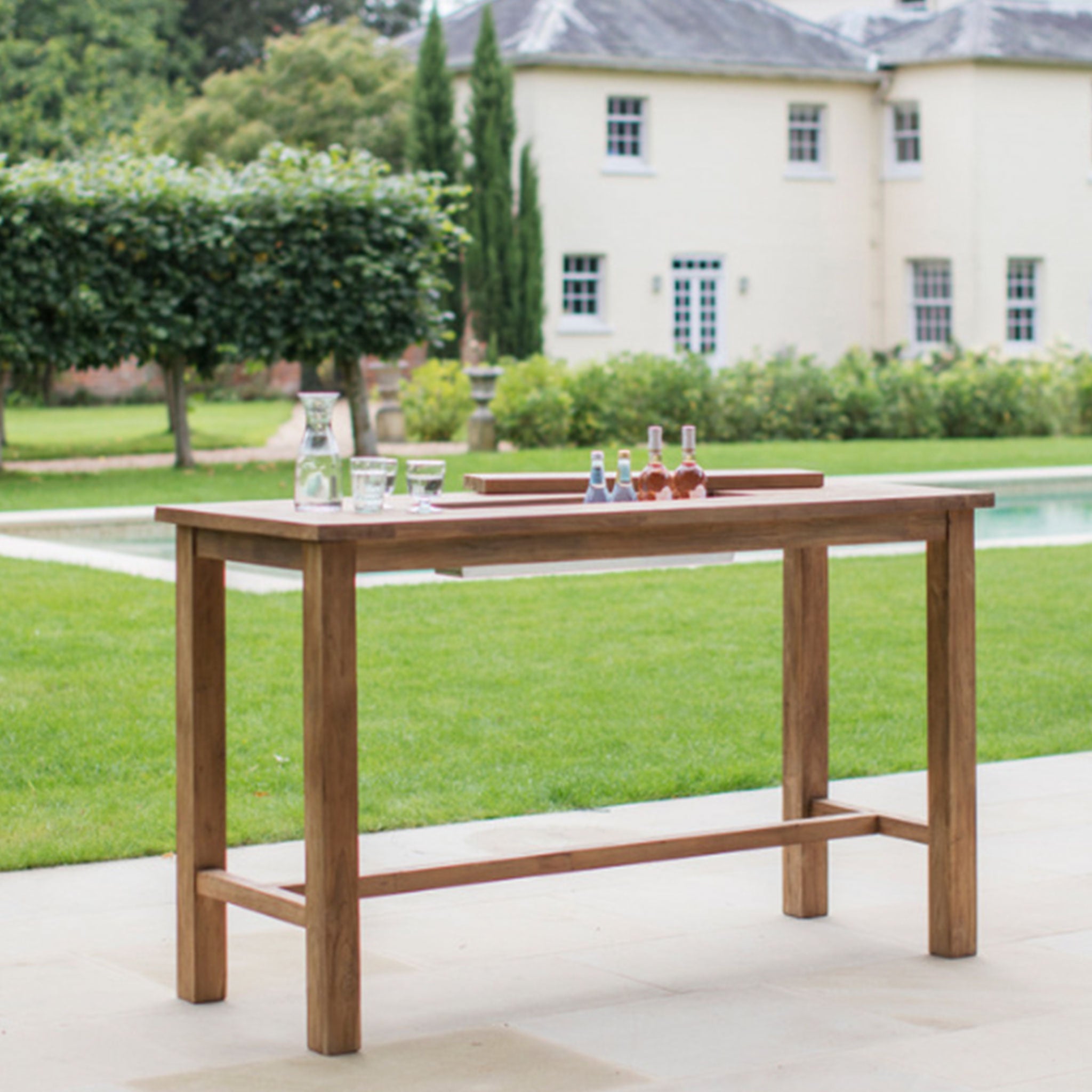Tepo Bar Table