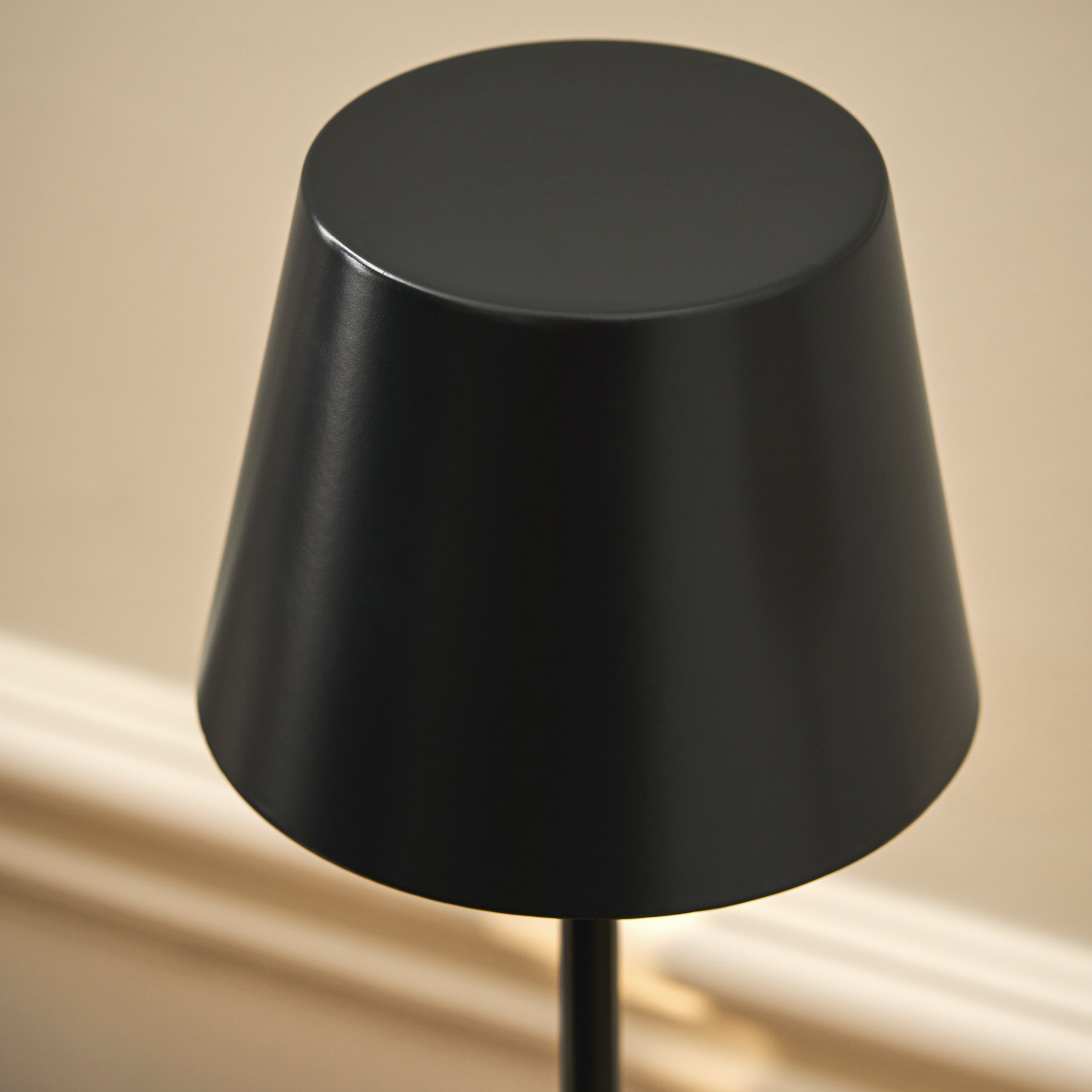 Winstone Rechargeable Table Lamp | Carbon