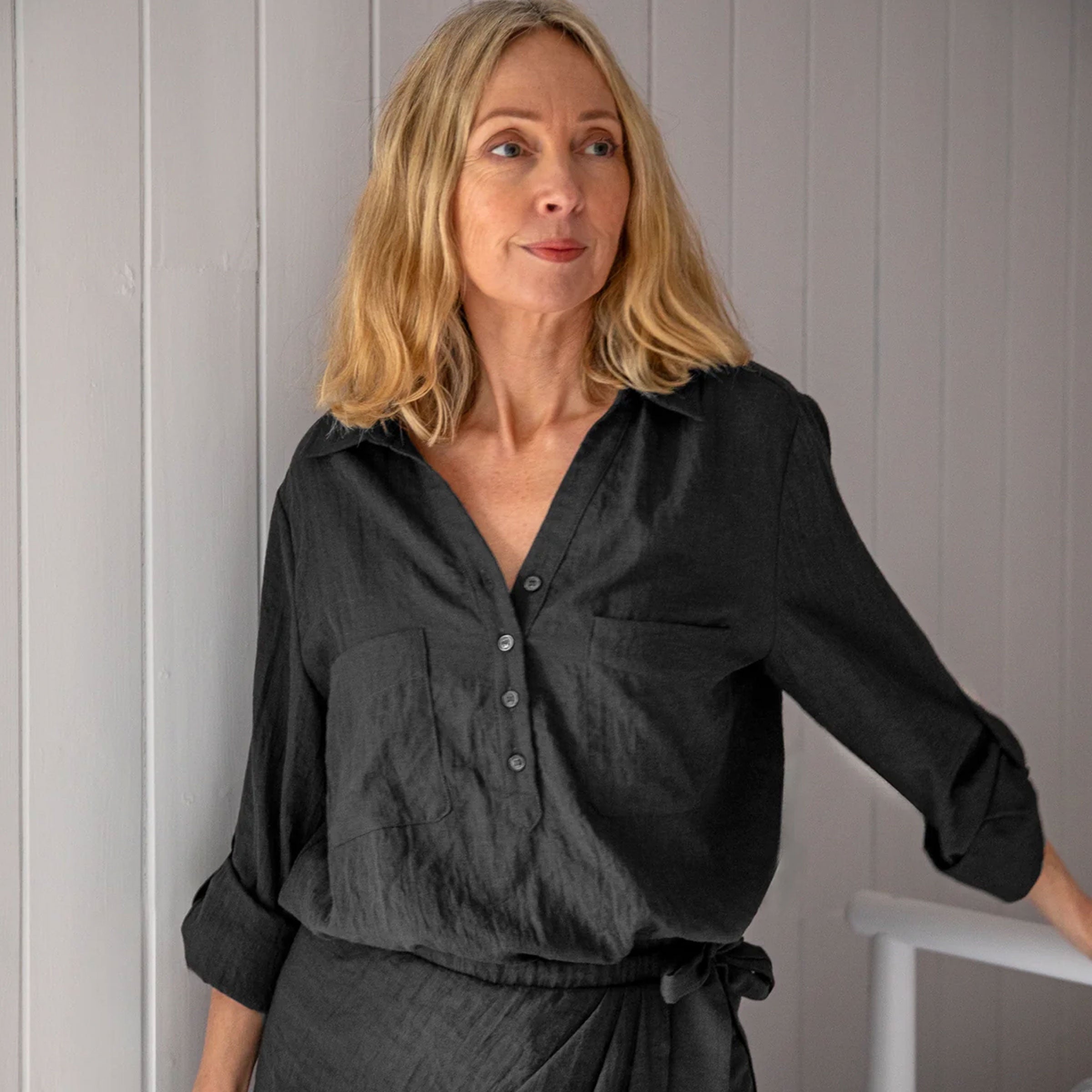 Zoe Shirt | Nearly Black